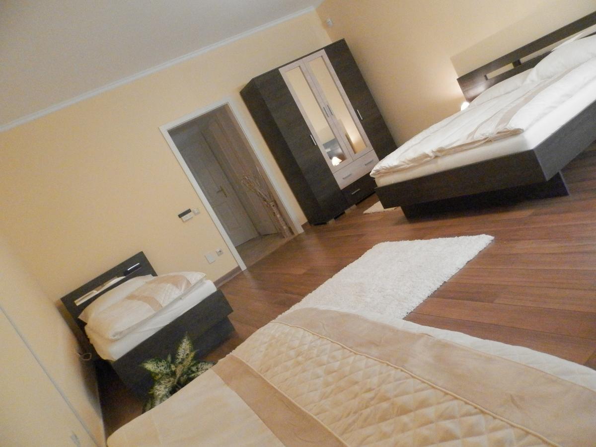 Nagyret Panzio Eger Bed & Breakfast Exterior photo